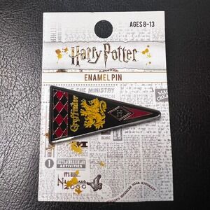 Harry Potter Gryffindor Enamel Pin Loungefly Ages 8-13 New‎ on Card